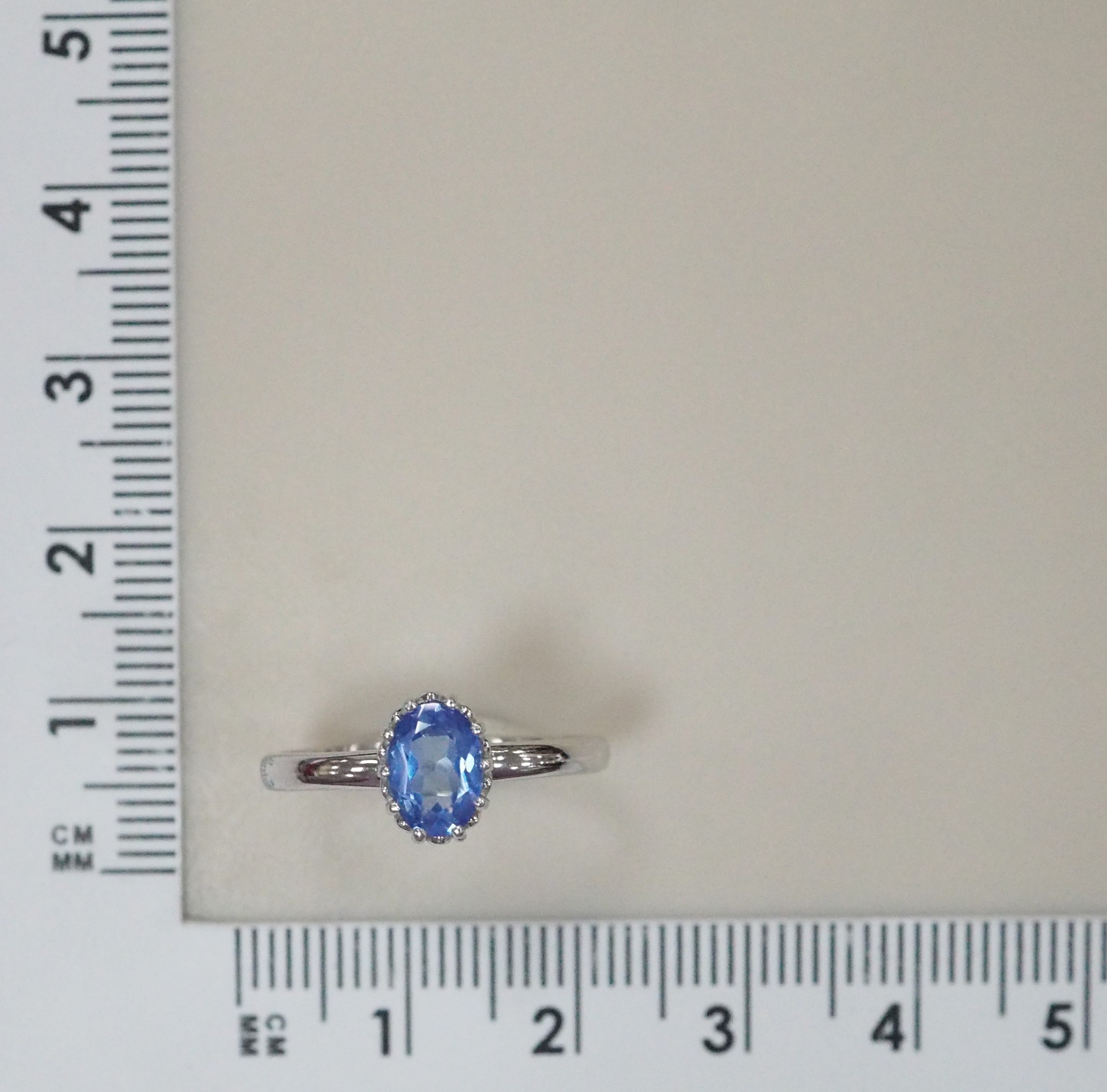 Серебряное кольцо с топазом